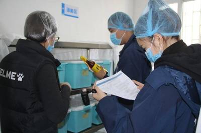 為幼兒飲食安全筑起“防火墻”--高新一幼迎接高新區環保安監局食藥監管中心檢查