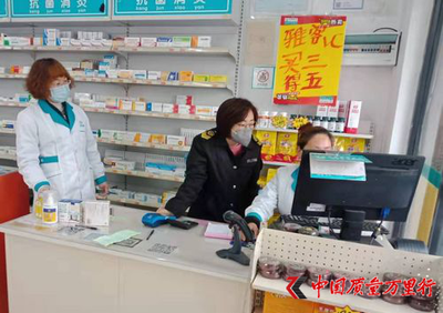 并肩執手 共同戰“疫” --記膠州市場監管戰線上的“夫妻檔”